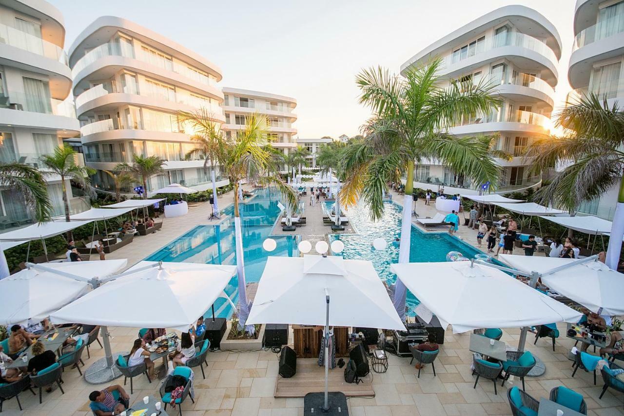 Hotel Aqua Boracay Balabag  Exterior foto The swimming pool at the hotel